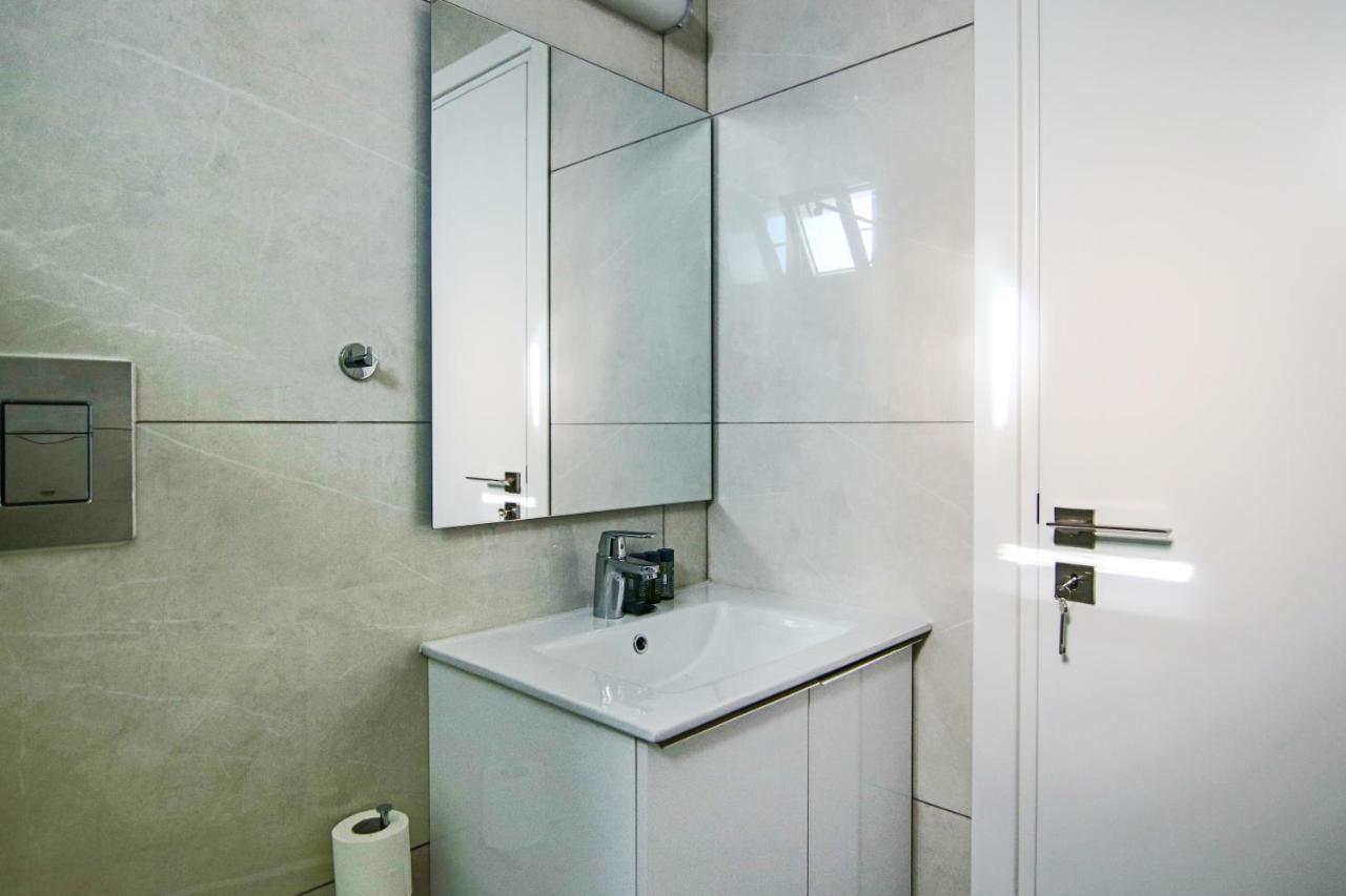 Phaedrus Living - Seaside Executive Flat Harbour 208 Appartement Paphos Buitenkant foto