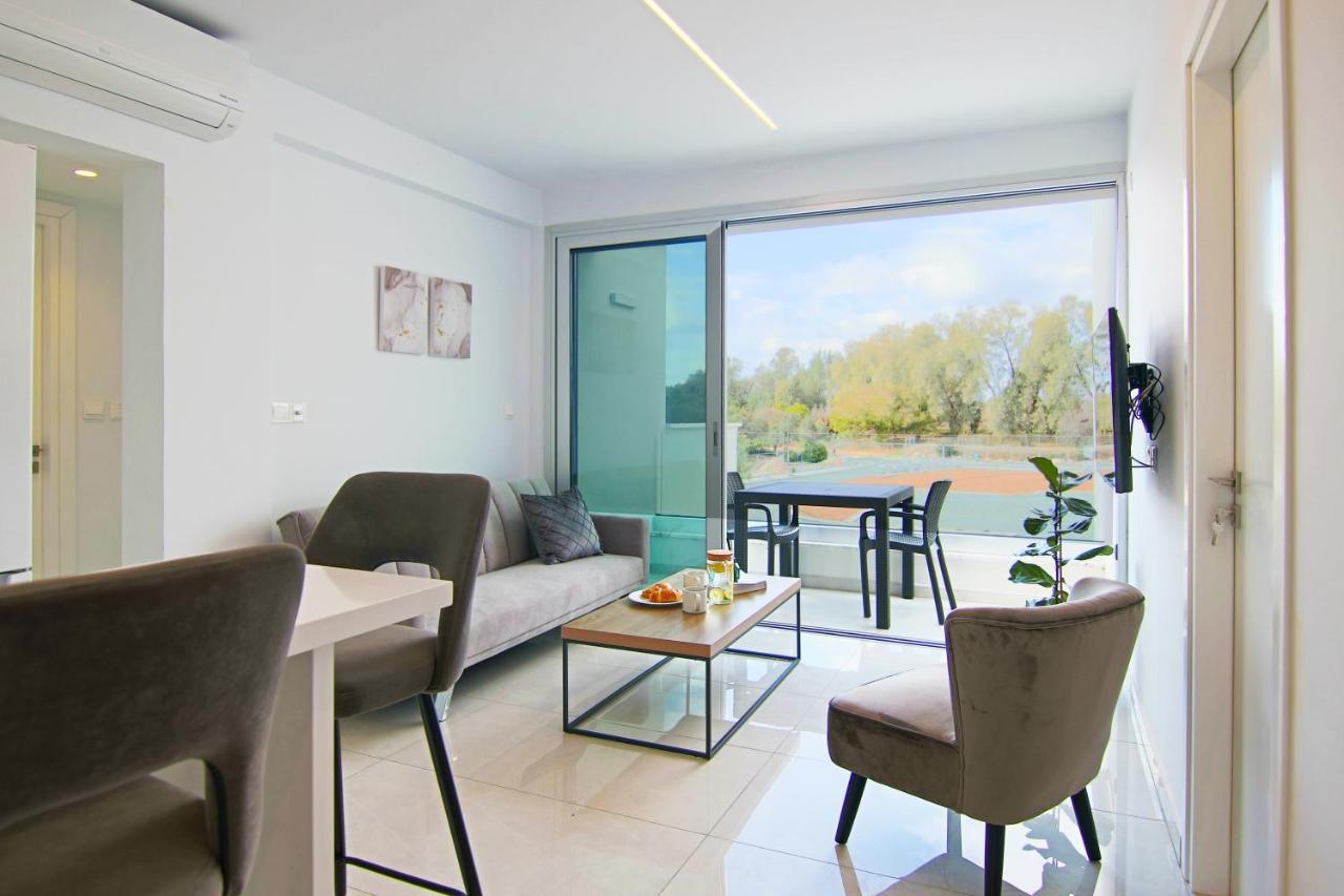 Phaedrus Living - Seaside Executive Flat Harbour 208 Appartement Paphos Buitenkant foto